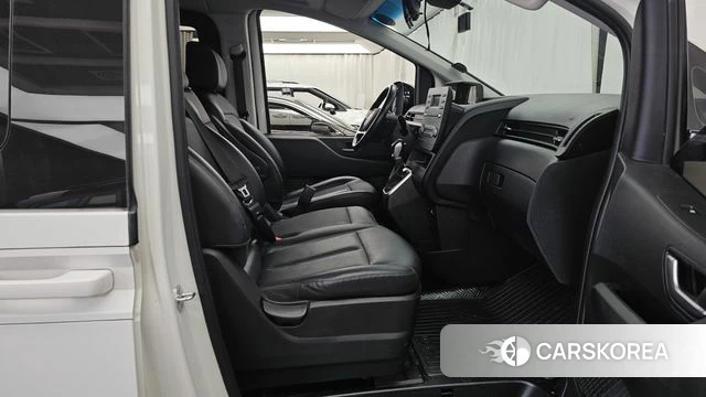 Hyundai Staria 2021 Белый из Кореи, фото 2