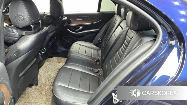 Mercedes-Benz E-Class W213 2022 Синий из Кореи, фото 2