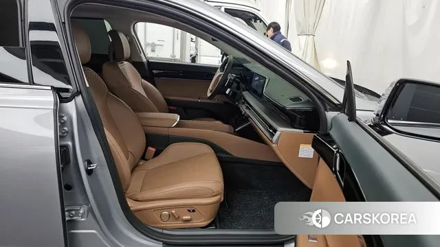 Hyundai Grandeur Hybrid (GN7) 2023 Серебристо-серый из Кореи, фото 2