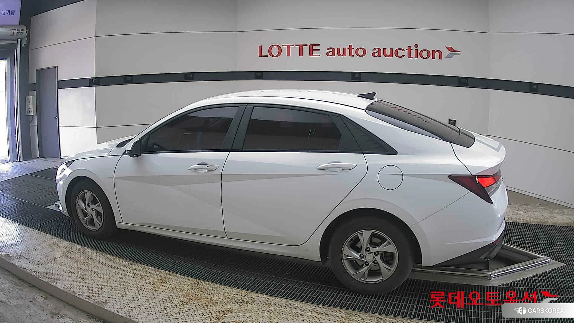 Hyundai Avante 2021 Polar White из Кореи, фото 2