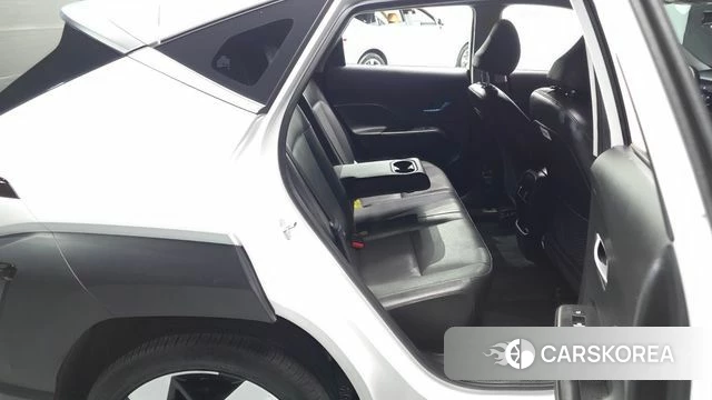 Hyundai Kona (SX2) 2024 Белый из Кореи, фото 2