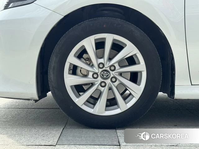 Toyota Camry 2022 Белый из Китая, фото 2