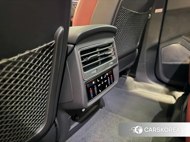 Audi SQ7 (4M) 2026 Серый из Кореи, фото 2