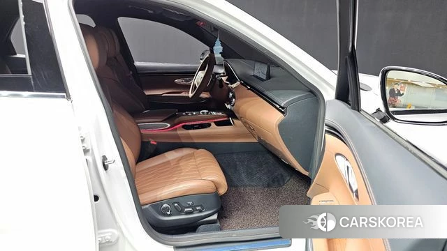 Genesis GV70 2022 Белый из Кореи, фото 2