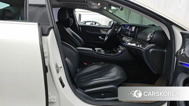 Mercedes-Benz CLS-Class C257 2018 Белый из Кореи, фото 2