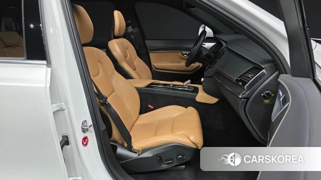 Volvo XC90 second Generation 2021 Белый из Кореи, фото 2