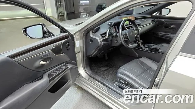 Lexus ES300h 7th generation 2020 Серебряный из Кореи, фото 2