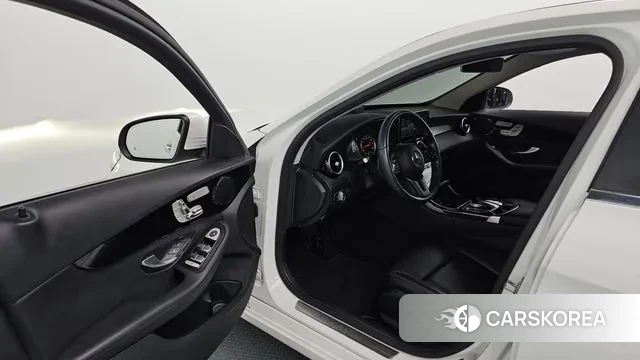 Mercedes-Benz C-Class W205 2019 Белый из Кореи, фото 2