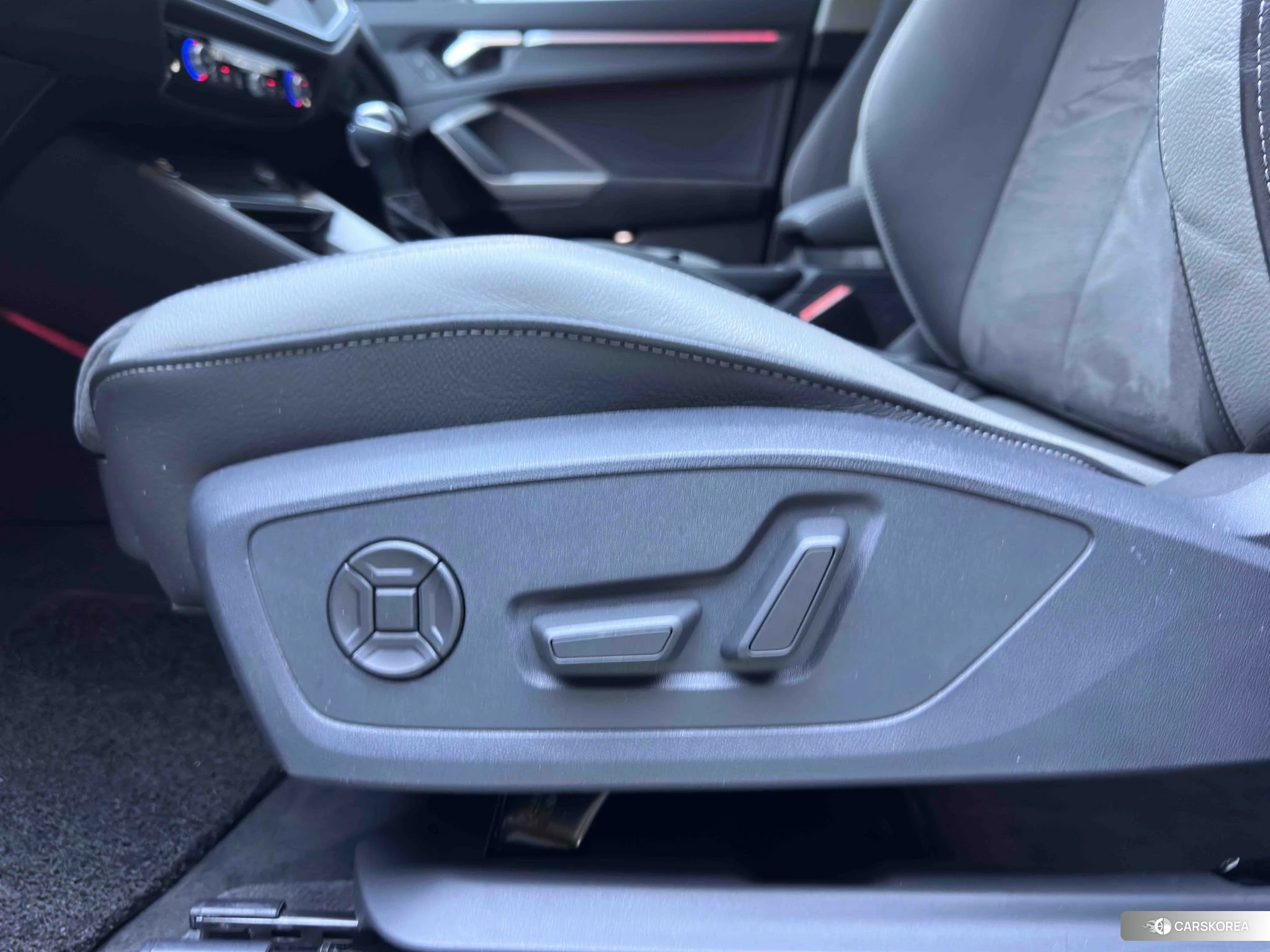 Audi Q3 2022 Черный из Китая, фото 2