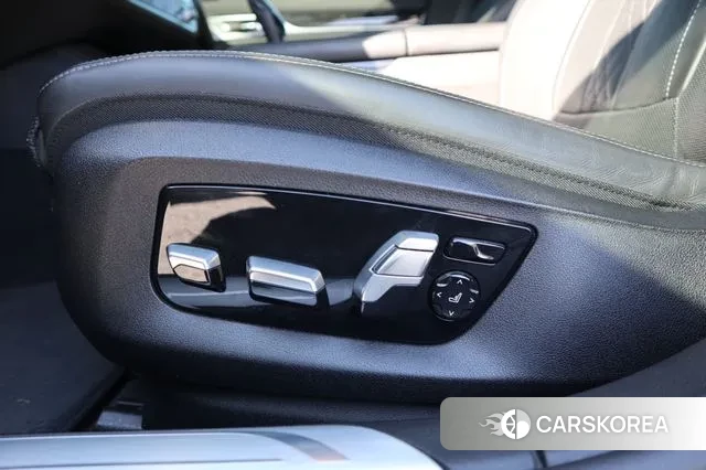 BMW 7 Series (G11) 2018 Серебристо-серый из Кореи, фото 2