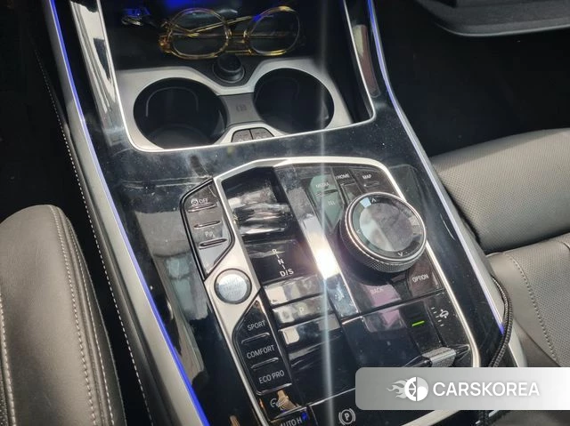 BMW X7 (G07) 2023 Серебристо-серый из Кореи, фото 2