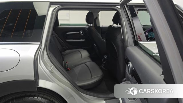 Mini Cooper Clubman 2023 Серебряный из Кореи, фото 2