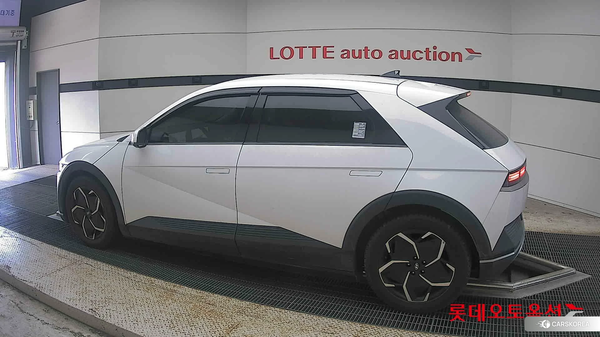Hyundai IONIQ 5 2022 Atlas White из Кореи, фото 2