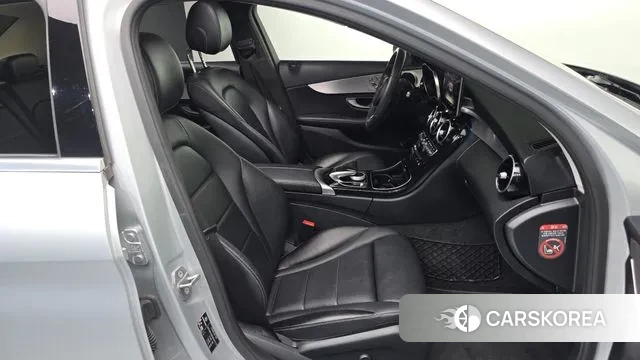 Mercedes-Benz C-Class W205 2018 Серебристо-серый из Кореи, фото 2