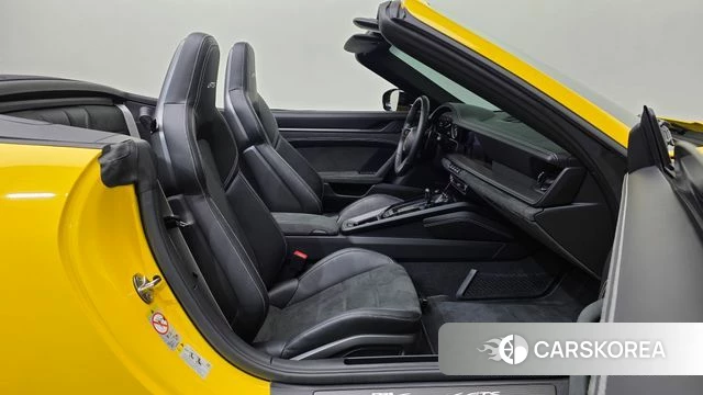 Porsche 911(992) 2024 Желтый из Кореи, фото 2