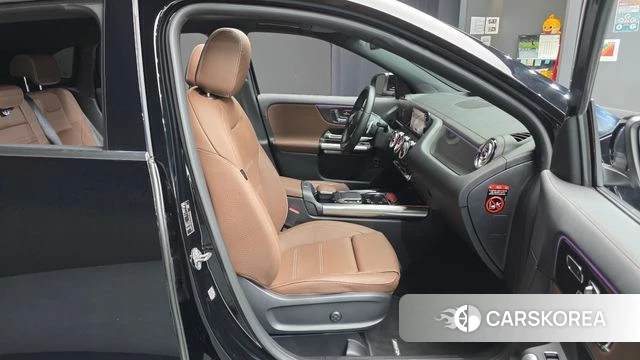 Mercedes-Benz GLA - Class H247 2023 Черный из Кореи, фото 2