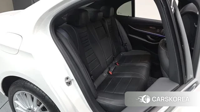 Mercedes-Benz E-Class W213 2022 Белый из Кореи, фото 2