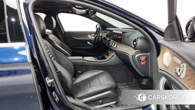 Mercedes-Benz E-Class W213 2021 Синий из Кореи, фото 2