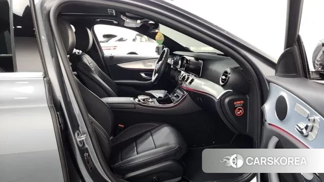 Mercedes-Benz E-Class W213 2020 Серый из Кореи, фото 2