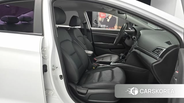 Hyundai Avante AD 2018 Белый из Кореи, фото 2