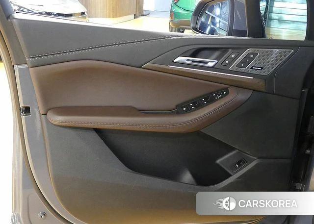 BMW 2 Series Active Tourer (U06) 2025 Серебристо-серый из Кореи, фото 2