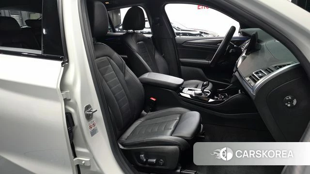 BMW X4 (G02) 2023 Белый из Кореи, фото 2