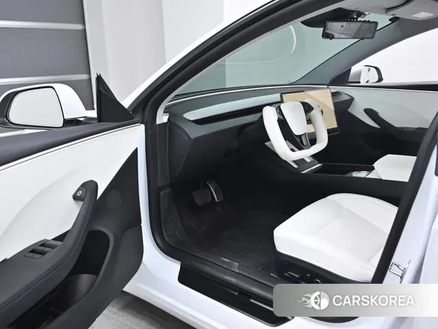Tesla Model 3 2024 Белый из Кореи, фото 2
