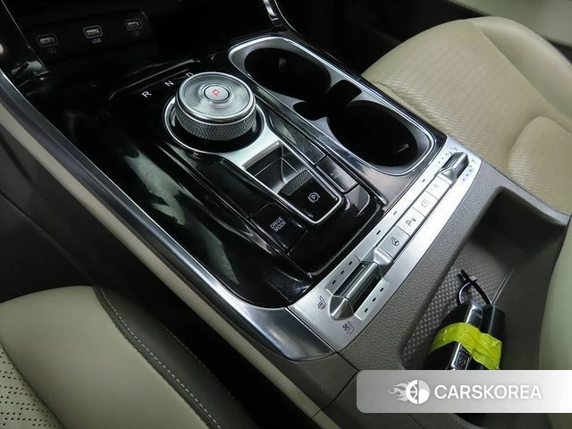 Kia Carnival 4th generation 2021 Черный из Кореи, фото 2