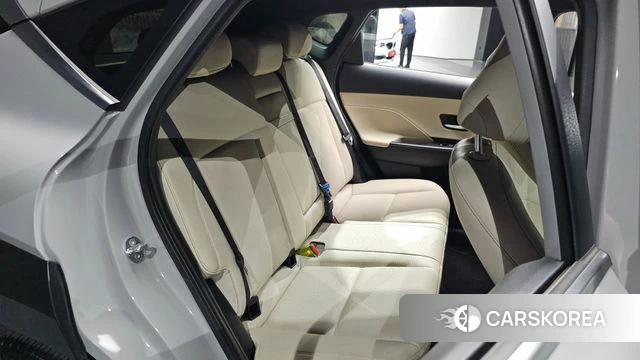 Hyundai Kona (SX2) 2023 Серебристо-серый из Кореи, фото 2