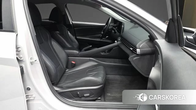 Hyundai Avante (CN7) 2022 Серебристо-серый из Кореи, фото 2