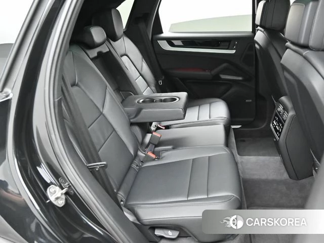 Porsche Cayenne (PO536) 2025 Черный из Кореи, фото 2