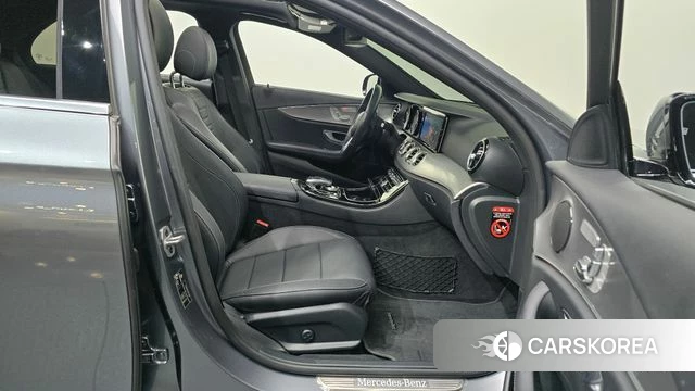 Mercedes-Benz E-Class W213 2019 Серый из Кореи, фото 2