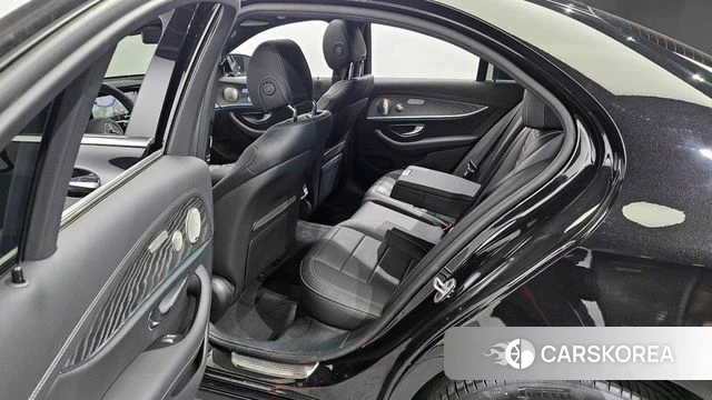 Mercedes-Benz E-Class W213 2021 Черный из Кореи, фото 2