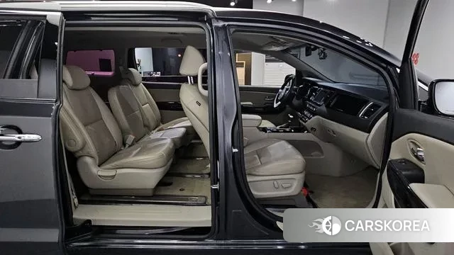 Kia The New Carnival 2018 Серый из Кореи, фото 2