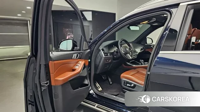 BMW X7 (G07) 2021 Черный из Кореи, фото 2