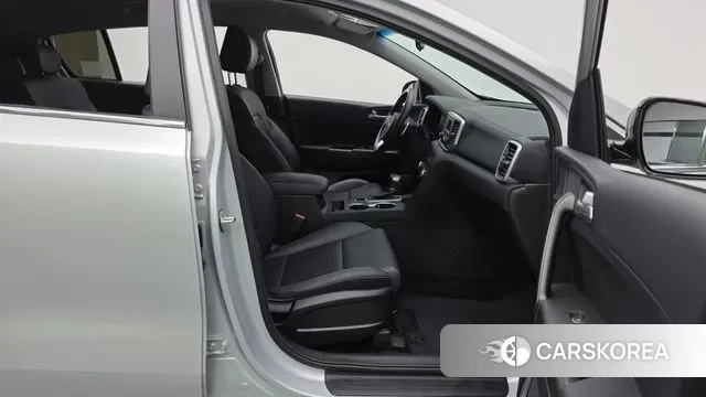 Kia Sportage The Bold 2021 Серебряный из Кореи, фото 2