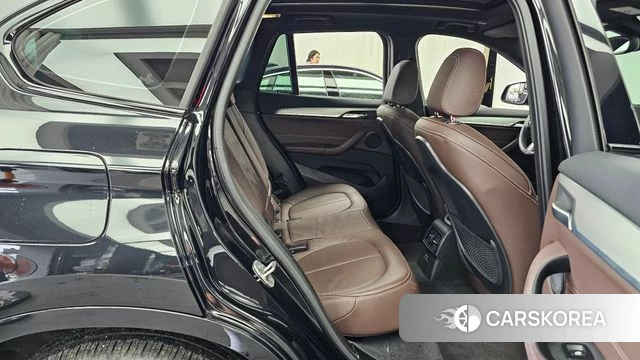 BMW X1 (F48) 2022 Черный из Кореи, фото 2