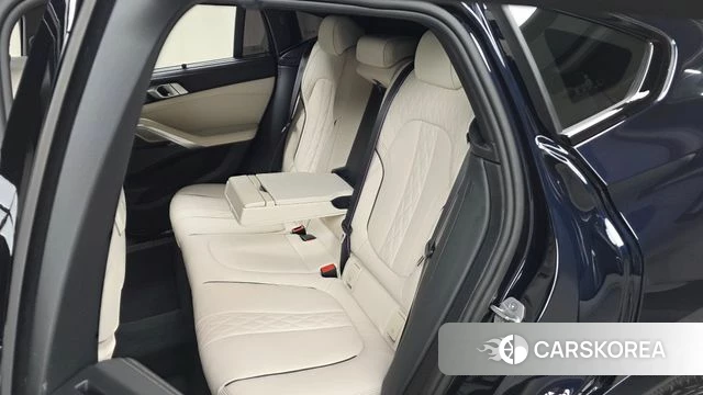 BMW X6 (G06) 2025 Черный из Кореи, фото 2