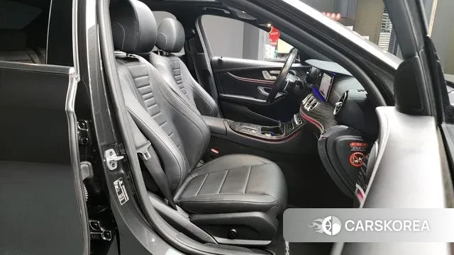 Mercedes-Benz E-Class W213 2021 Серый из Кореи, фото 2