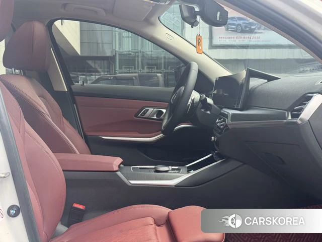 BMW 3 series 2023 Белый из Китая, фото 2