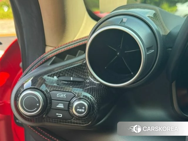 Ferrari F8 Tributo 2021 Красный из Кореи, фото 2
