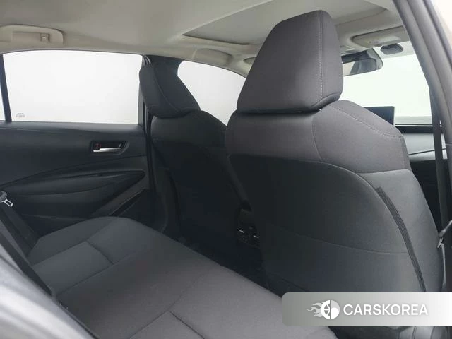 Toyota Corolla 2023 Серебристо-серый из Китая, фото 2