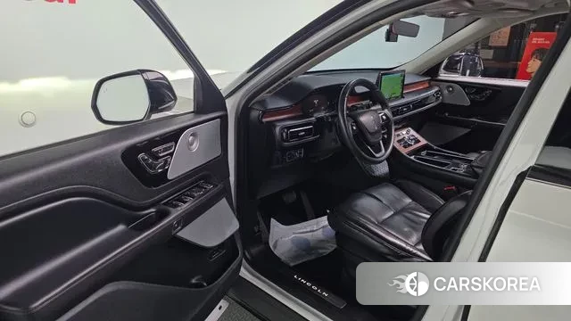 Lincoln Aviator 2nd generation 2020 Белый из Кореи, фото 2
