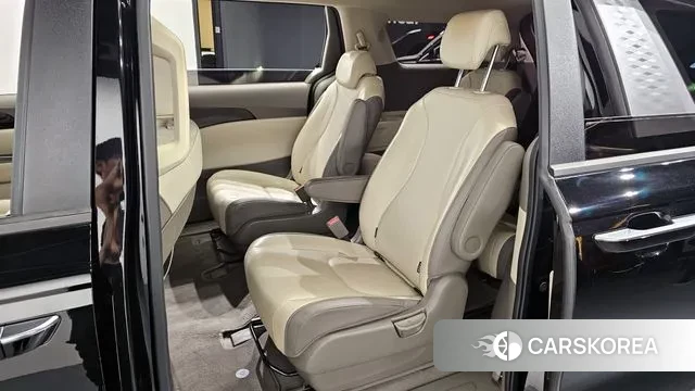 Kia Carnival 4th generation 2022 Черный из Кореи, фото 2