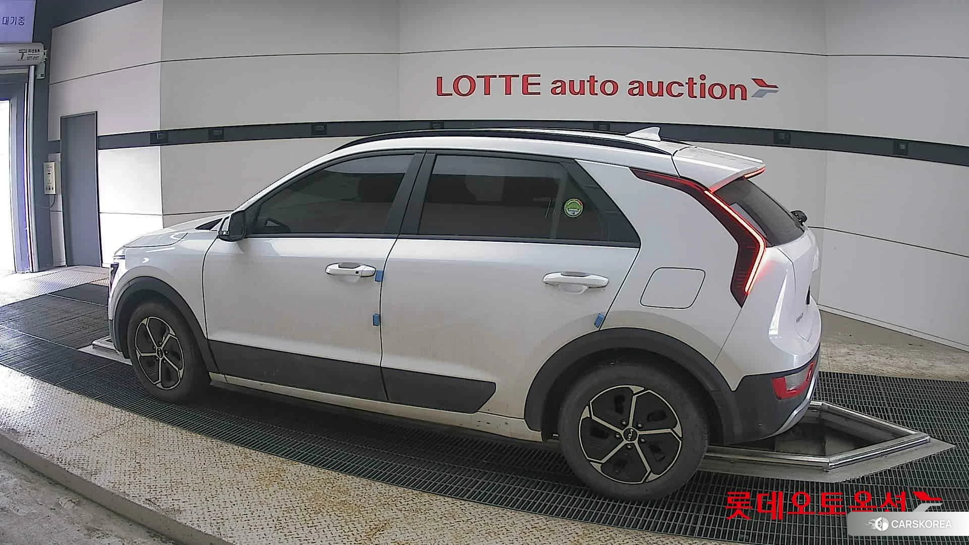 Kia Niro Hybrid 2024 Snow White Pearl (optional) из Кореи, фото 2