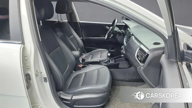 Kia Stonic 2018 Белый из Кореи, фото 2
