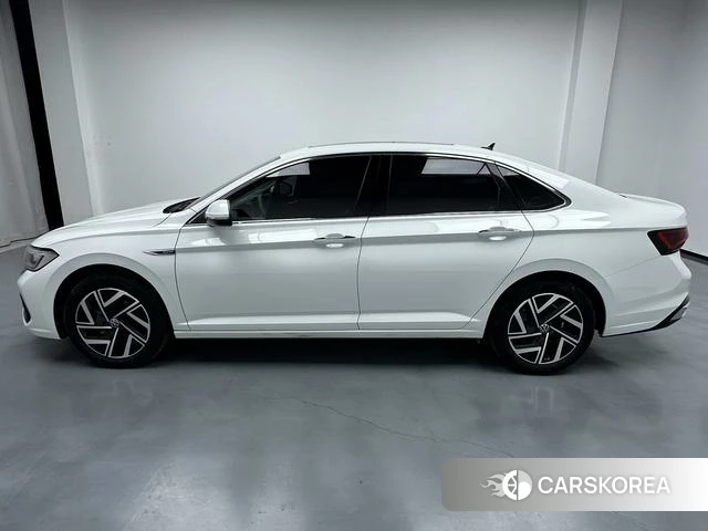 Volkswagen Sagitar 2022 Белый из Китая, фото 2
