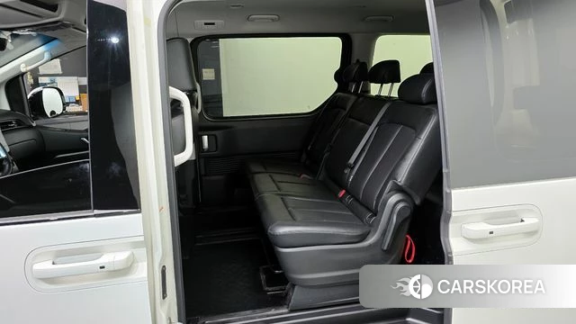 Hyundai Staria 2022 Белый из Кореи, фото 2