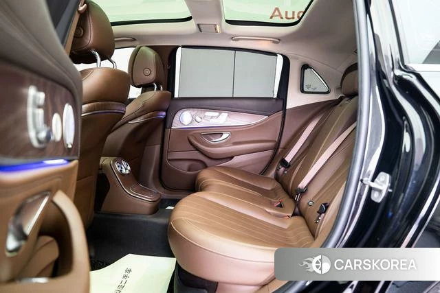 Mercedes-Benz E-class 2023 Черный из Китая, фото 2