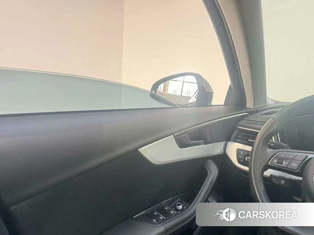 Audi A4L 2022 Темно-серый из Китая, фото 2